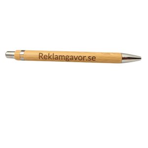 Bambupennor med gravyr – Miljövänliga reklampennor